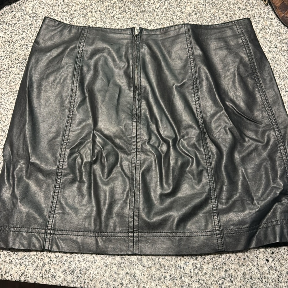 Free People Black Mini Skirt - Picture 3 of 3